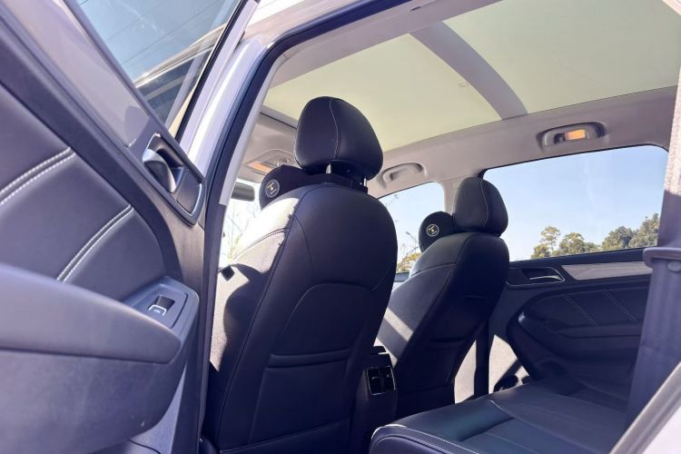 荣威RX5 2020款 20T 自动Ali智联网超越智臻版车身外观6010