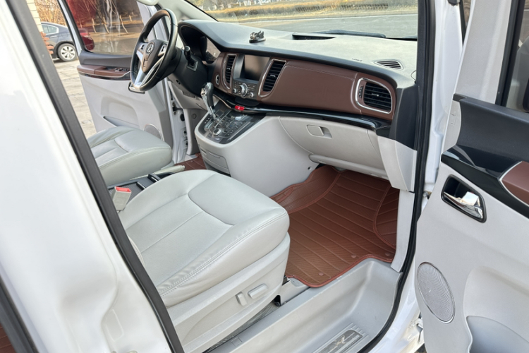 江汽集团 瑞风M5 2016款 2.0T 汽油自动公务版中控内饰7005