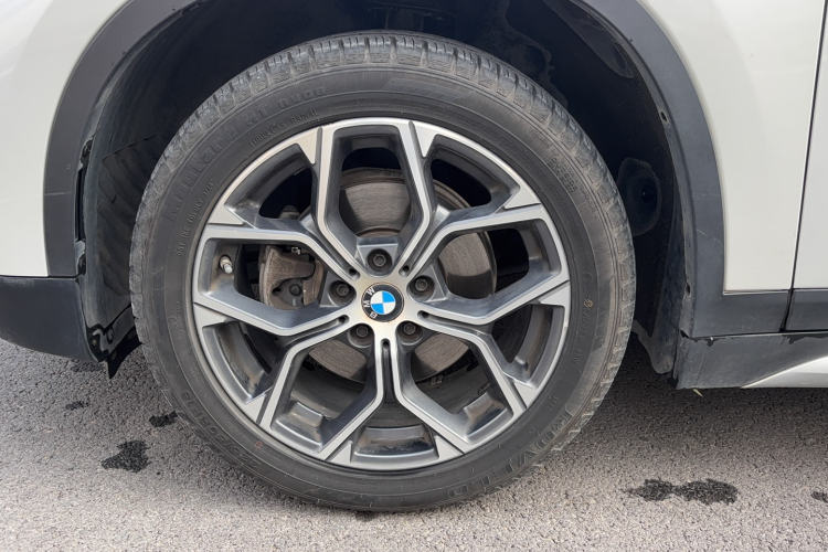 宝马X1 2022款 sDrive20Li 时尚型车身外观6008