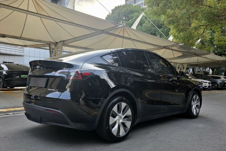 特斯拉 Model Y 2022款 改款 后轮驱动版车身外观6002