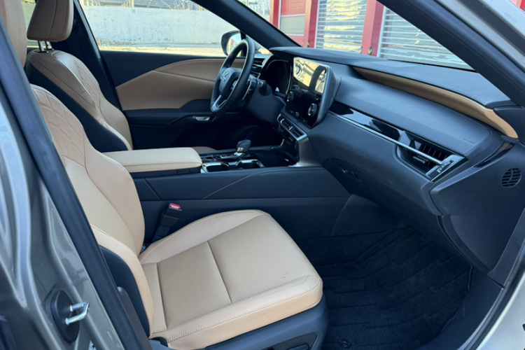 雷克萨斯RX 2023款 350h 两驱悦享版中控内饰7002