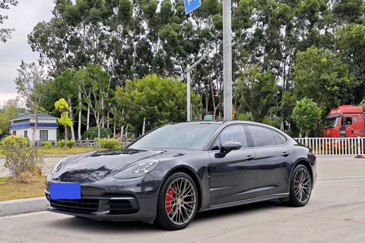 保时捷 2017款 Panamera 4 行政加长版 3.0T车身外观1