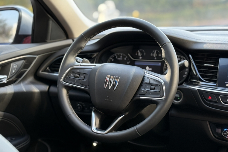 别克 君威 2024款 改款 25T 超享版中控内饰7001