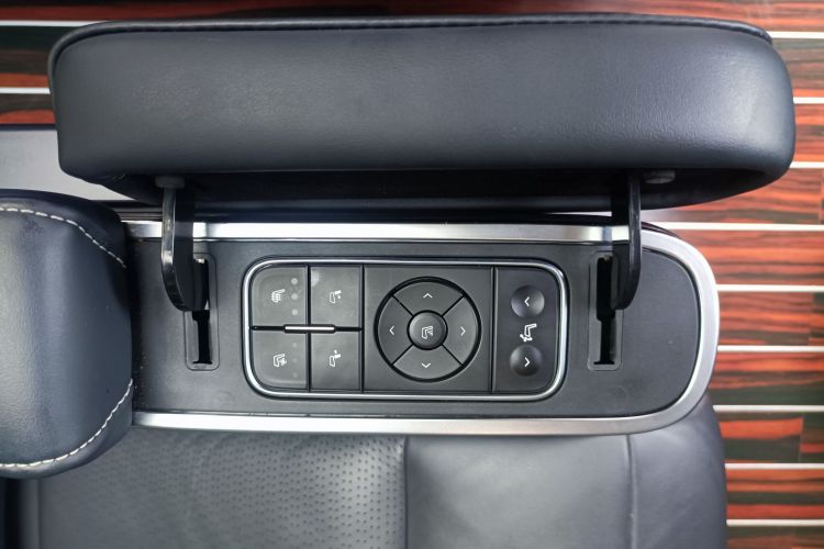 广汽传祺 传祺M8 2021款 大师系列 390T 尊贵版局部细节9004