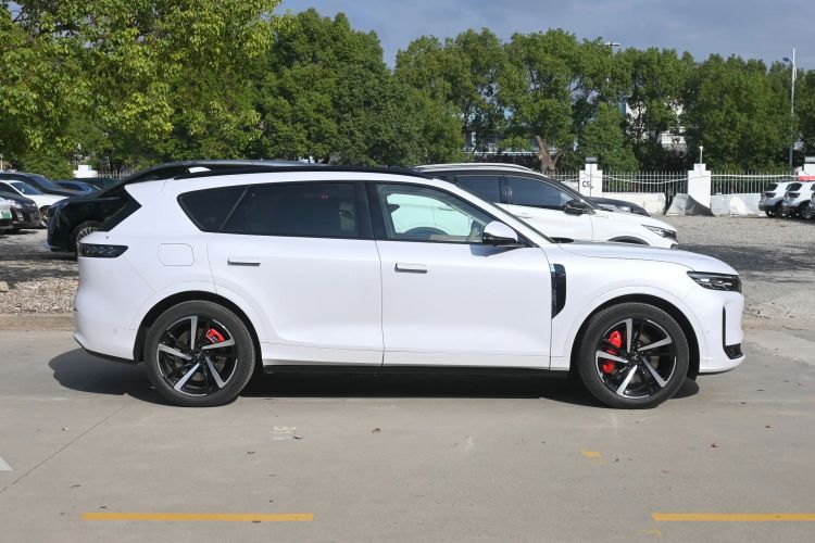 岚图汽车 岚图FREE 2025款 FREE+ 后驱乾崑版车身外观6005