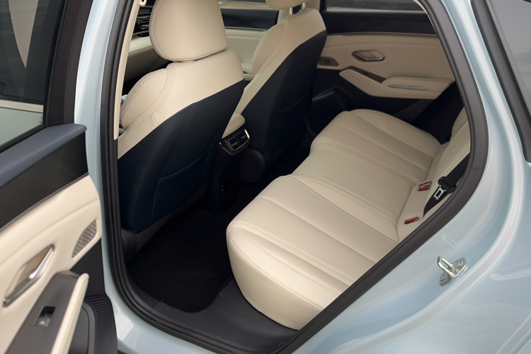 比亚迪 秦L 2024款 DM-i 120KM领先型中控内饰7003