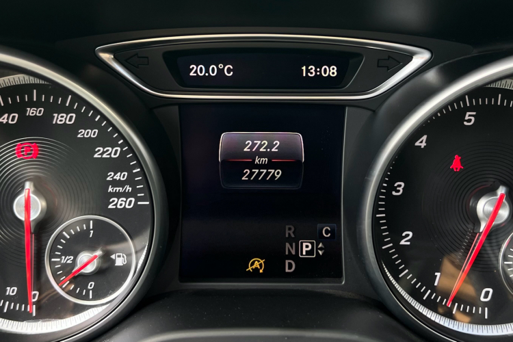 奔驰CLA 2016款 改款 CLA 200 时尚型中控内饰15