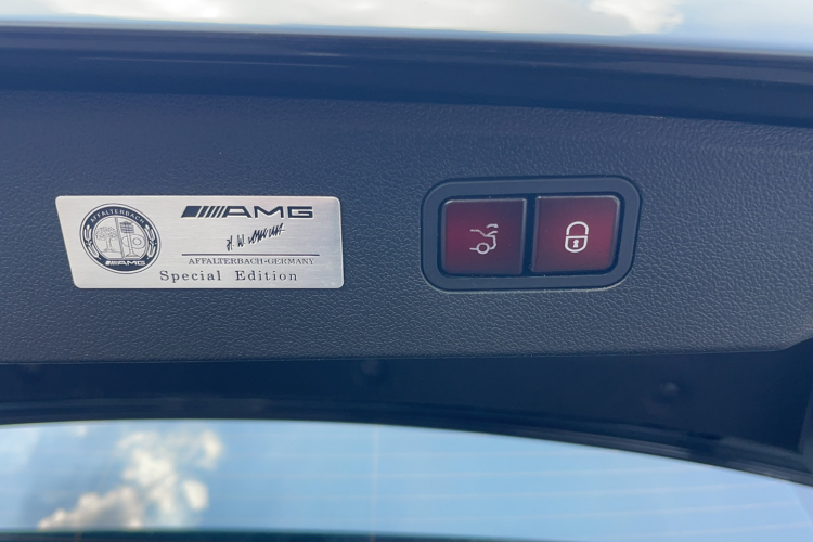 奔驰E级 2015款 改款 E 180 L 运动型中控内饰7007