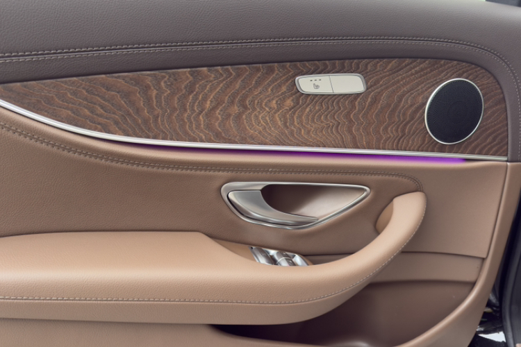 奔驰E级 2023款 E 260 L中控内饰7001