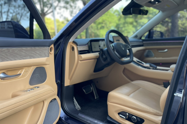 鸿蒙智行 问界M5 2022款 增程四驱旗舰版中控内饰7011