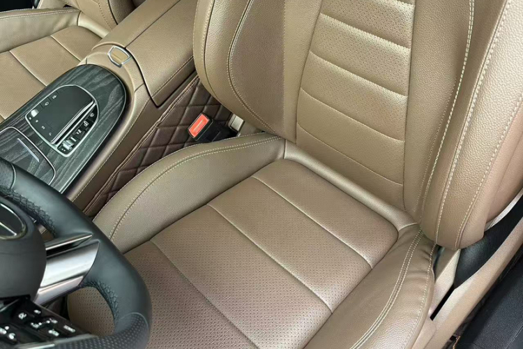 奔驰E级 2021款 改款 E 300 L 运动豪华型中控内饰7001