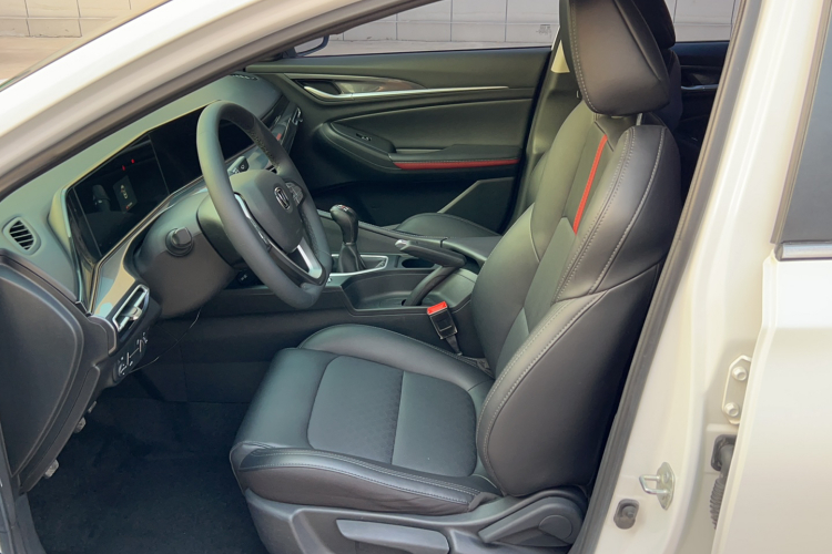 长安 逸动 2020款 PLUS 1.6L GDI 手动豪华型局部细节19