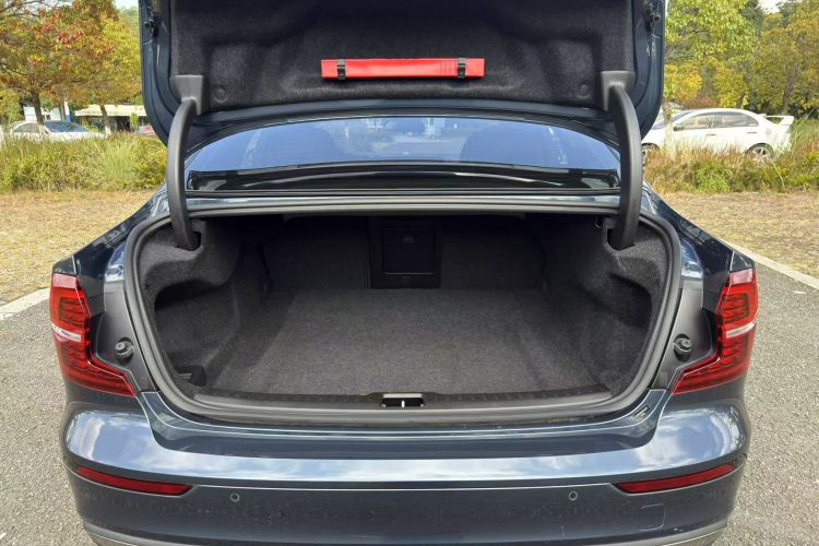 沃尔沃S60 2023款 B4 智逸豪华版中控内饰7011