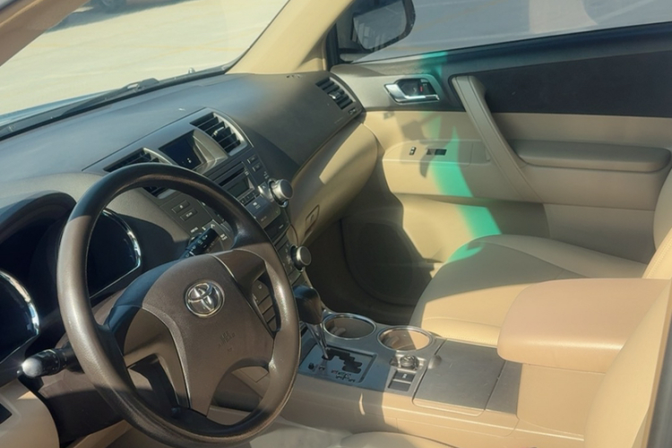 丰田 汉兰达 2009款 2.7L 两驱5座精英版中控内饰7002