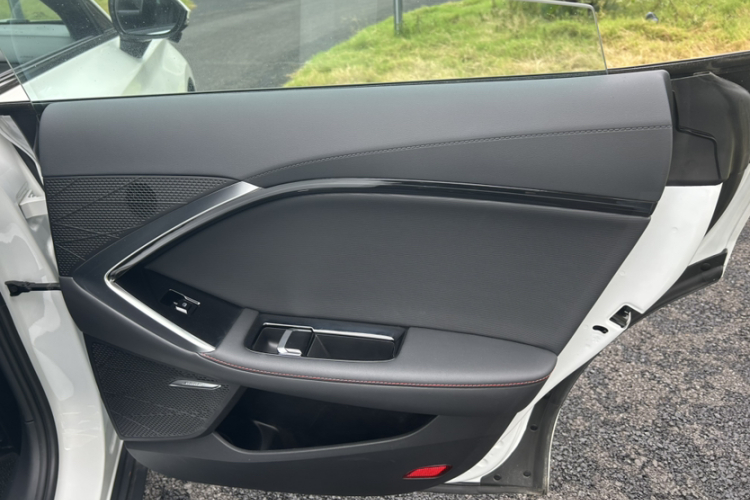 名爵 MG7 2025款 2.0T Trophy+ 超级智驾版中控内饰7007