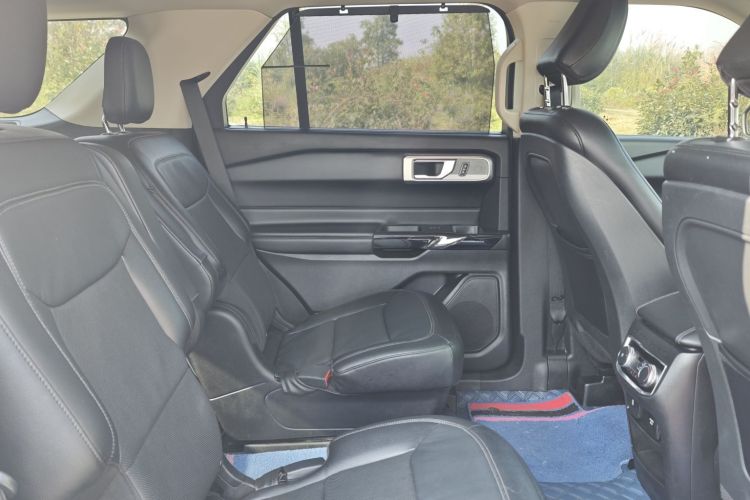 福特 探险者 2020款 EcoBoost 285 四驱钛金版 6座中控内饰7004