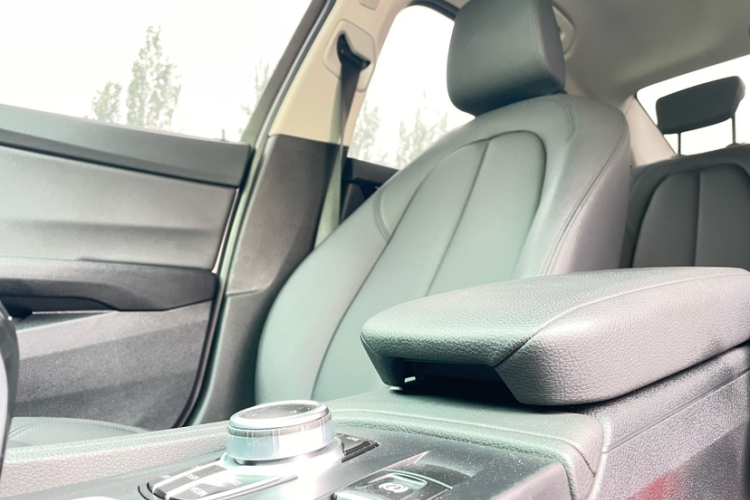 宝马1系 2021款 改款 120i M运动版中控内饰7002