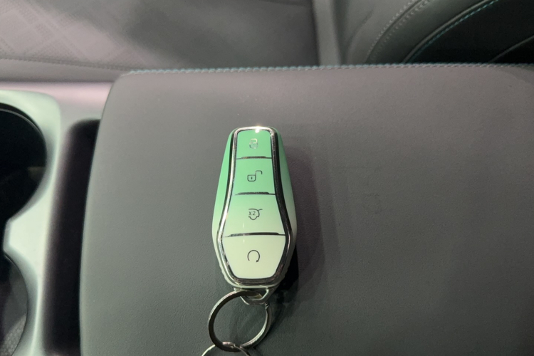 比亚迪 秦PLUS 2025款 DM-i 智驾版 55KM领先型中控内饰7003