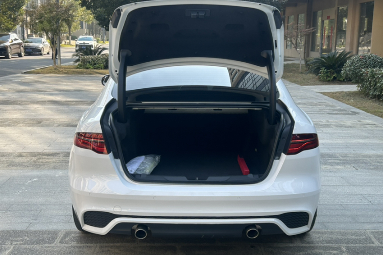 捷豹XEL 2022款 2.0T 250PS R-DYNAMIC S进取运动版车身外观6007