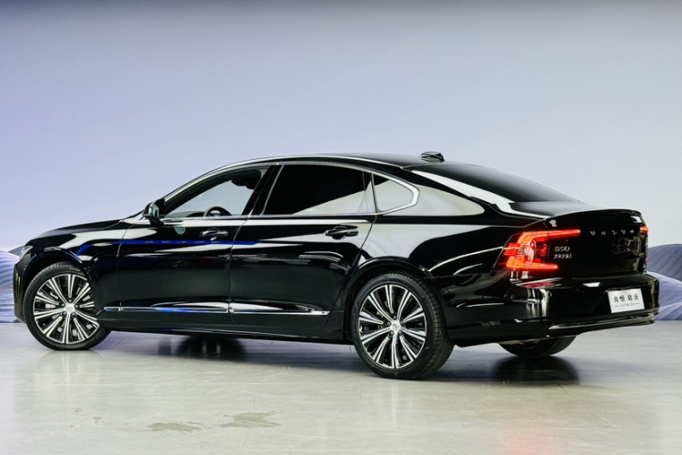 沃尔沃S90 2025款 B5 智雅豪华版车身外观6004