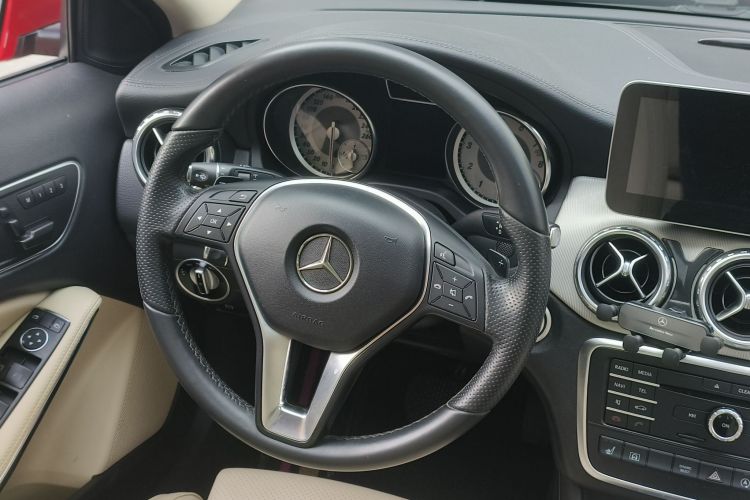 奔驰GLA 2016款 GLA 220 4MATIC 时尚型局部细节13