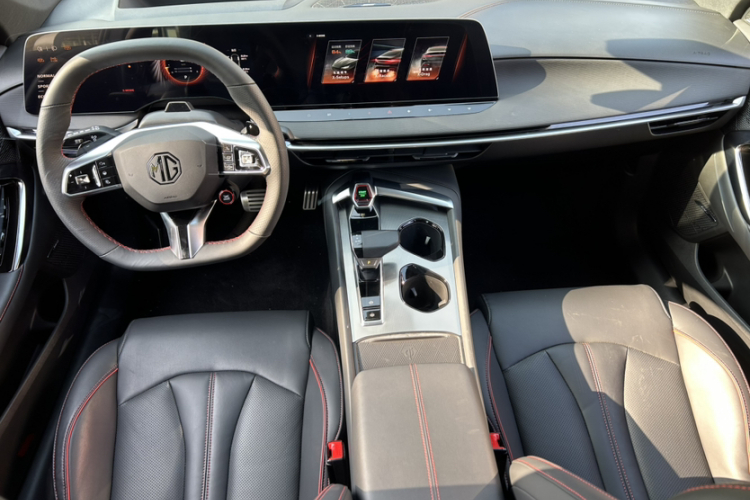 名爵 MG7 2023款 2.0T 自动Trophy+激擎耀世版中控内饰7002