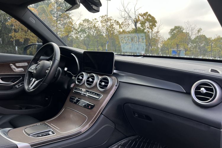 奔驰GLC 2020款 GLC 260 L 4MATIC 豪华型中控内饰7004