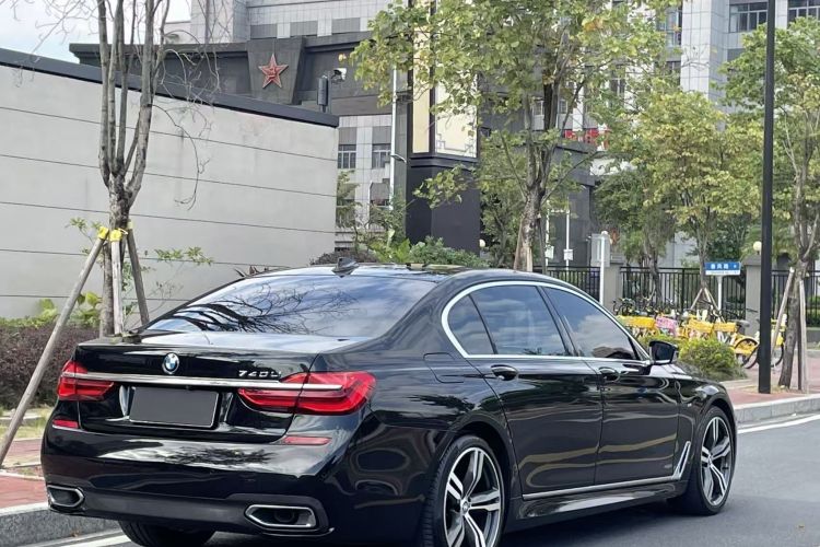 宝马7系 2018款 740Li 领先型 M运动套装车身外观6005
