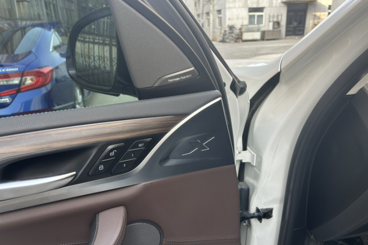 宝马X3 2020款  xDrive28i M运动套装局部细节9001