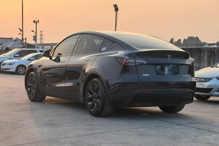 特斯拉 Model Y 2023款 后轮驱动版车身外观6001