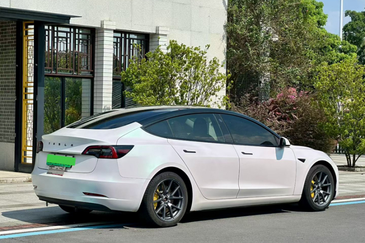 特斯拉 Model 3 2021款 标准续航后驱升级版 3D6车身外观6001