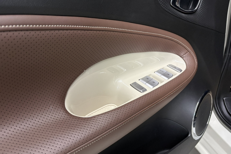 五菱汽车 五菱缤果 2023款 333km 悦享+款中控内饰7005