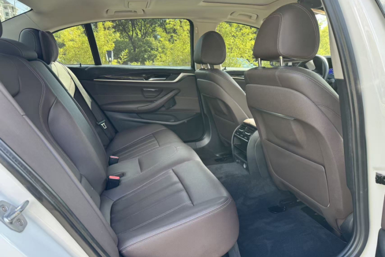 宝马5系 2019款 525Li 豪华套装中控内饰7004