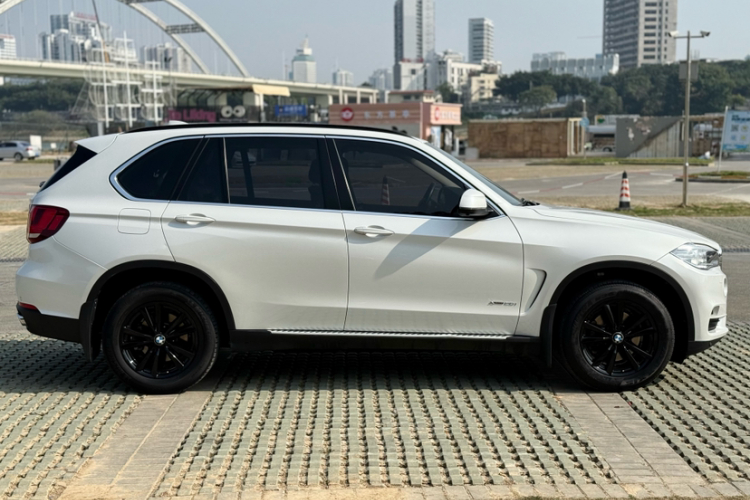 宝马X5(进口) 2015款 xDrive28i车身外观6009