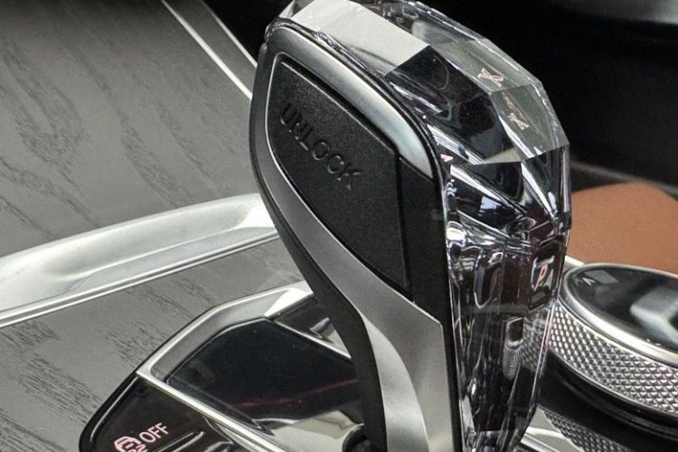 宝马X7 2019款 xDrive40i 行政型M运动套装中控内饰7009