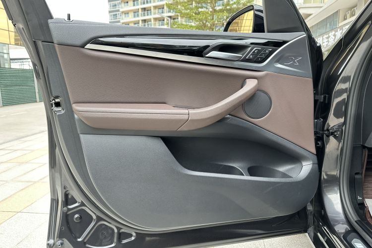 宝马X3 2022款 改款 xDrive25i M运动套装局部细节9008