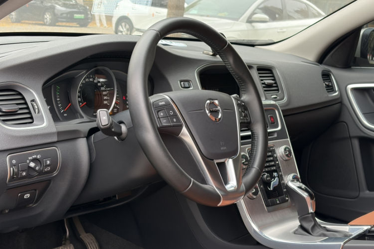 沃尔沃S60 2019款 S60L 改款 T5 智进进阶版局部细节13