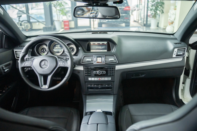 奔驰E级(进口) 2014款 E 200 轿跑版局部细节13