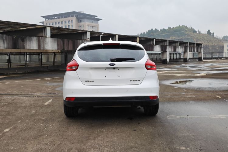 福特 福克斯 2015款 两厢 1.6L 自动风尚型车身外观6003