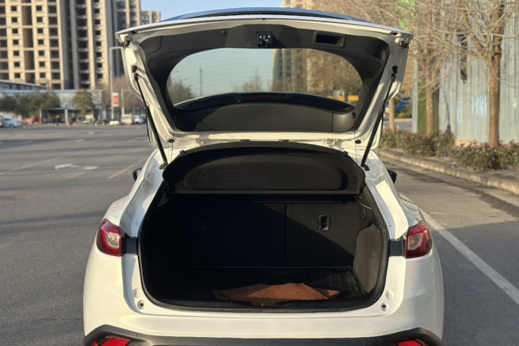 马自达CX-4 2018款 2.0L 自动两驱蓝天探索版 国V中控内饰7005