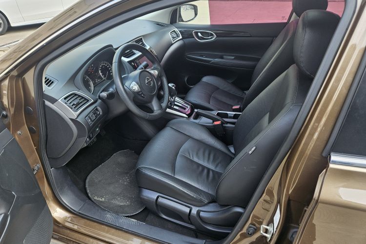 日产 轩逸 2018款 1.6XV CVT尊享版中控内饰7001