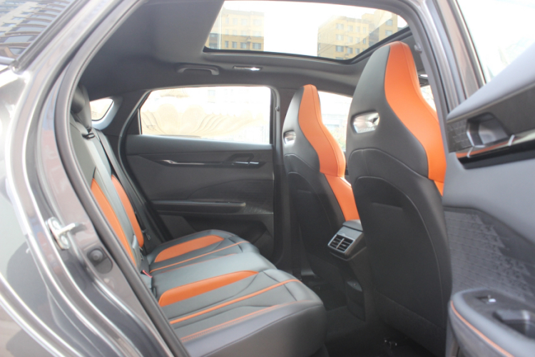 长安UNI-V 2024款 1.5T 尊贵运动型中控内饰7004