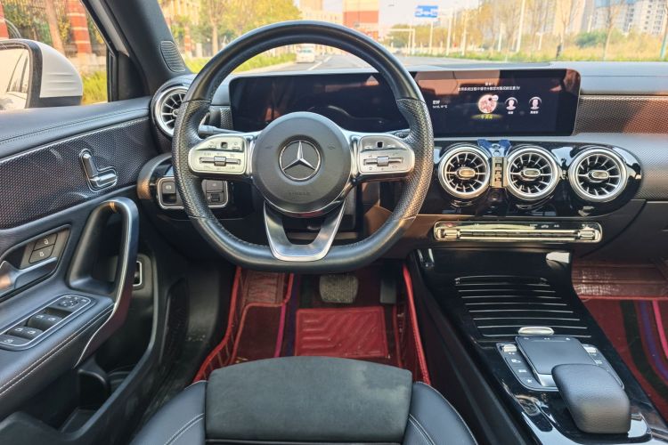 奔驰A级 2022款 改款三 A 200 L 运动轿车时尚型中控内饰7001