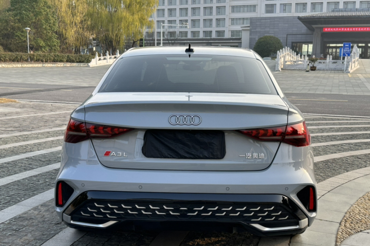 奥迪A3 2025款 A3L Limousine 35TFSI 飞驰尊享型车身外观6001