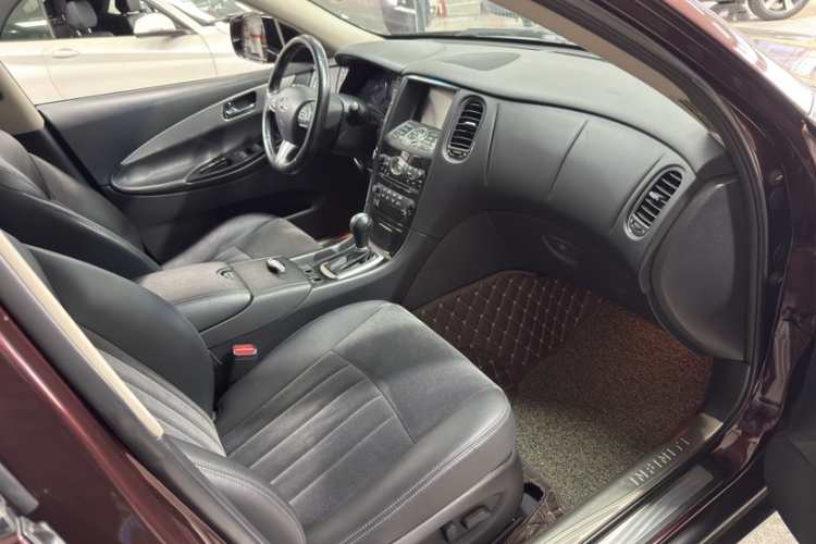 英菲尼迪QX50 2015款 2.5L 舒适版局部细节41