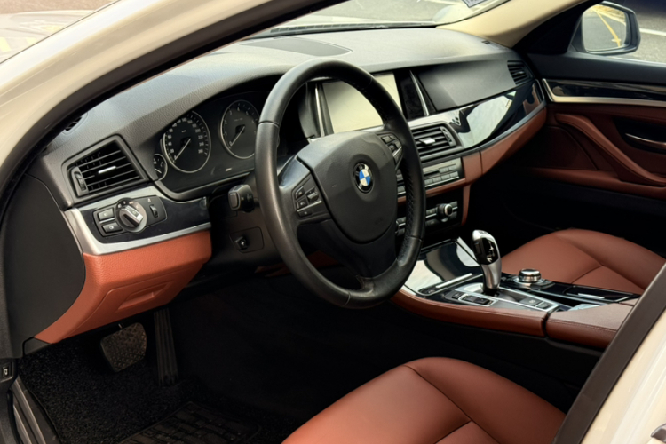 宝马5系 2014款 520Li 典雅型车身外观6007