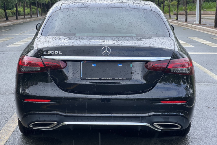 奔驰E级 2023款 改款 E 300 L 运动时尚型车身外观6004