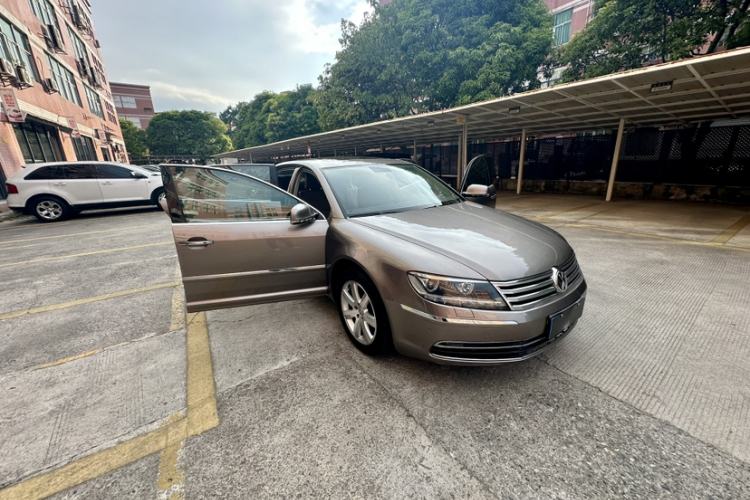 大众 辉腾 2014款 3.0L 行政型车身外观6004