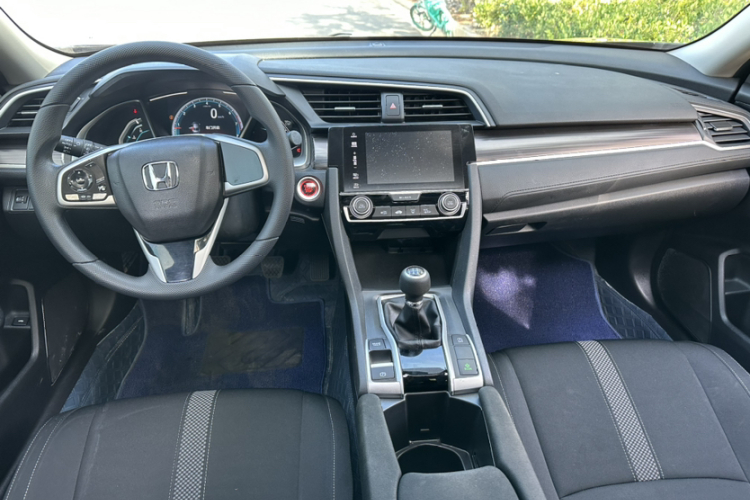 本田 思域 2019款 220TURBO 手动劲控版 国VI中控内饰7005