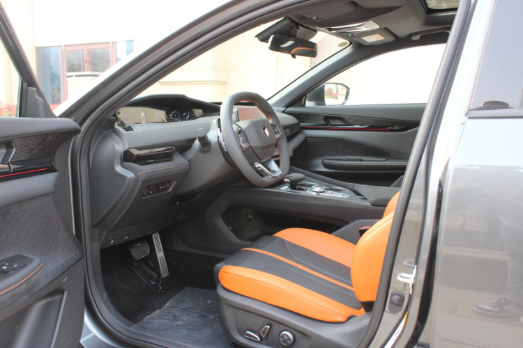 长安UNI-V 2024款 1.5T 尊贵运动型中控内饰7001